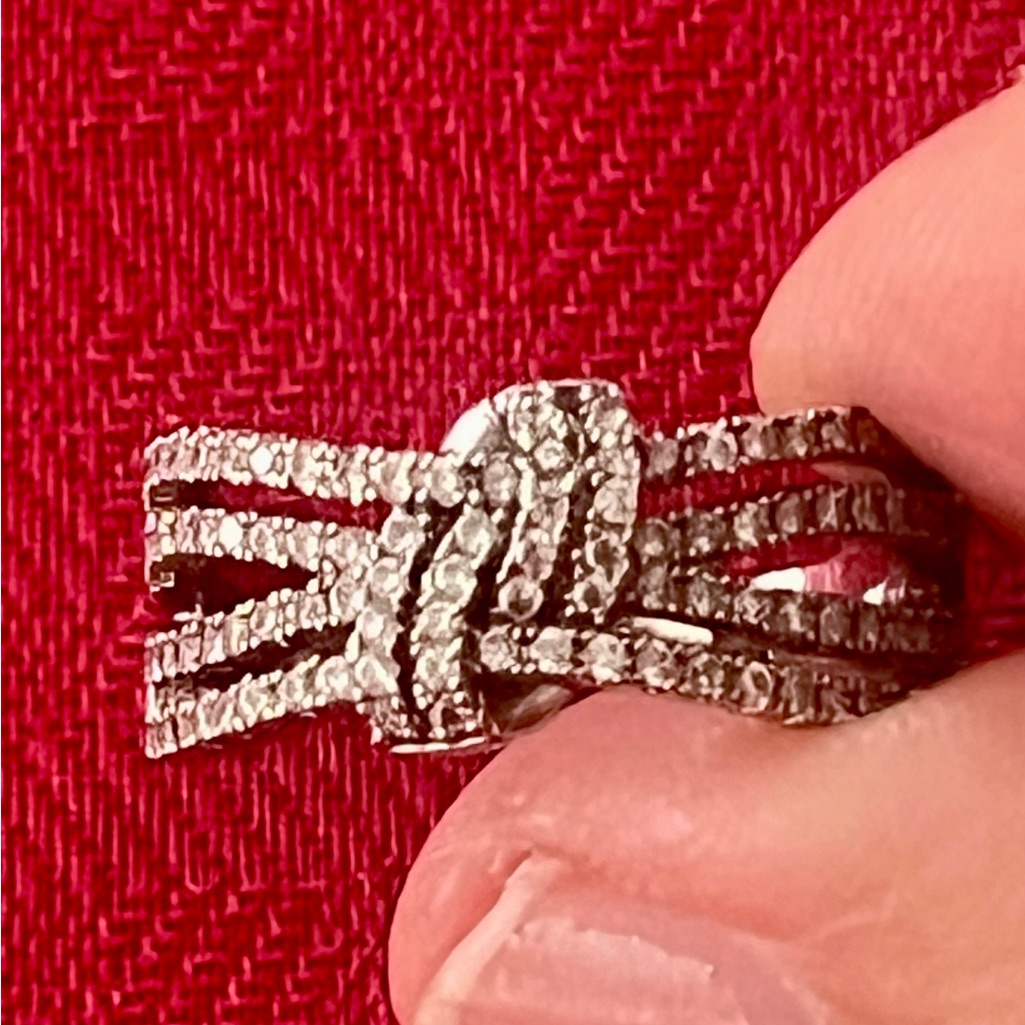 Elegant Silver Knot Ring. New